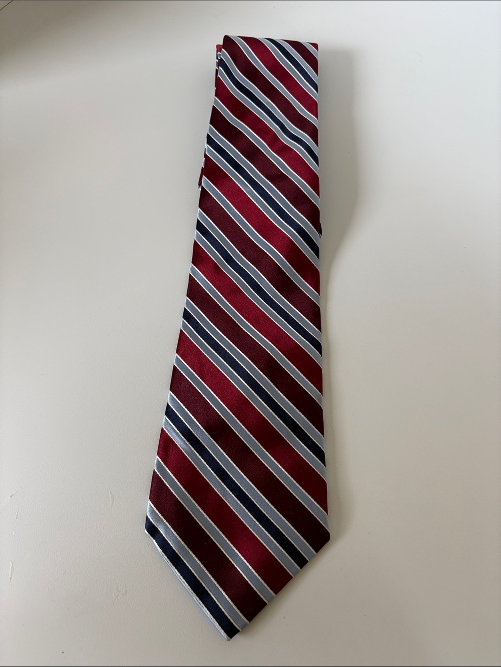 Cambridge Classics Red/‎ White/ Blue tie Like new, 100% Silk